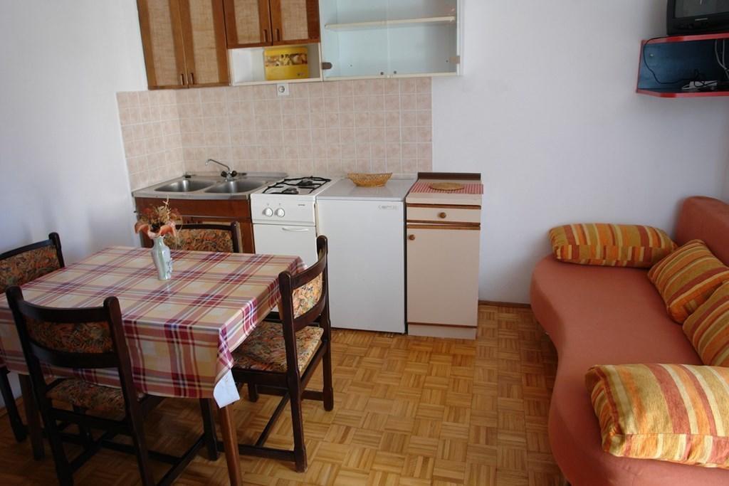 Beautiful Apartment In Crikvenica With Kitchen Habitación foto