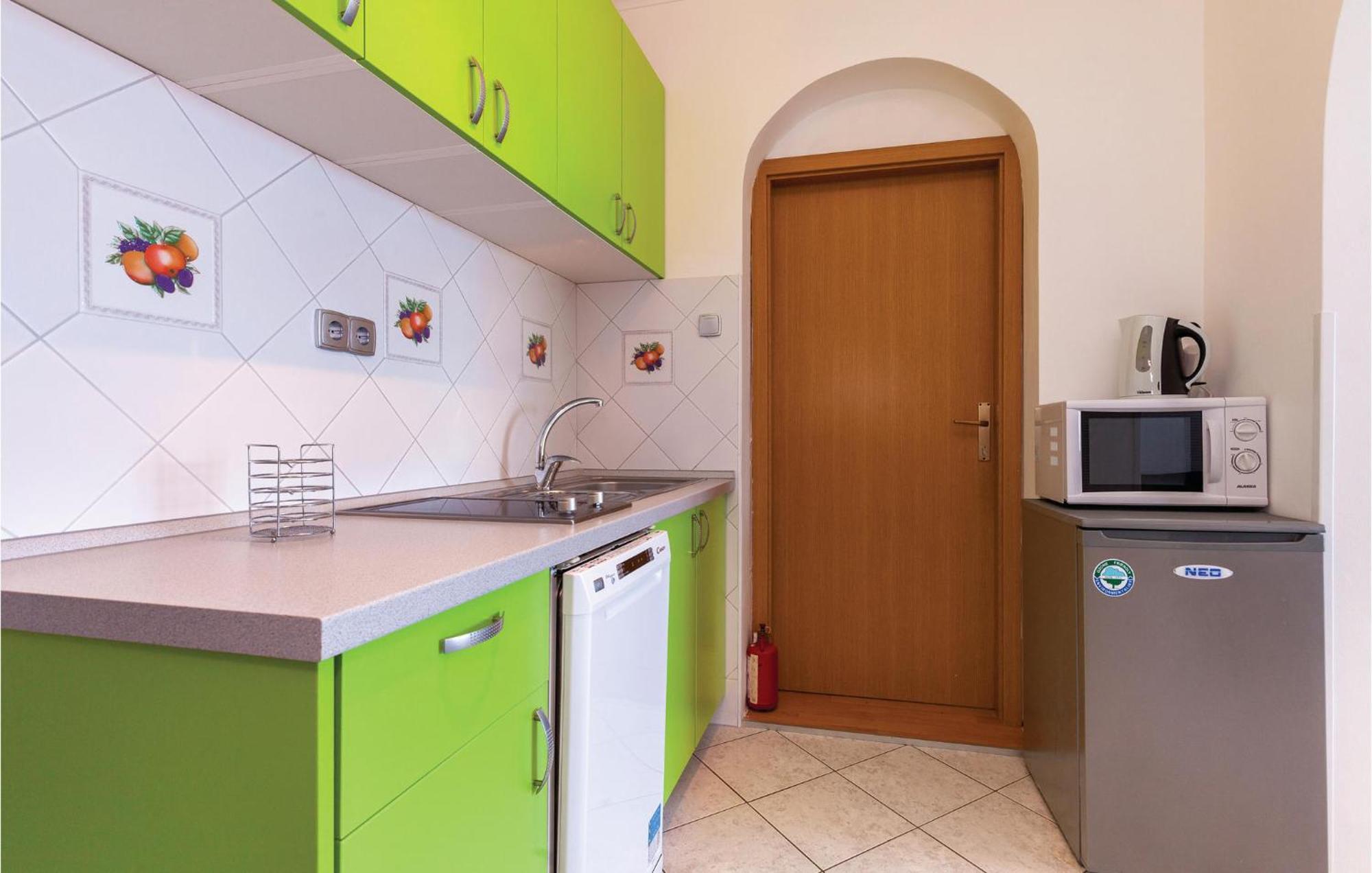 Beautiful Apartment In Crikvenica With Kitchen Exterior foto