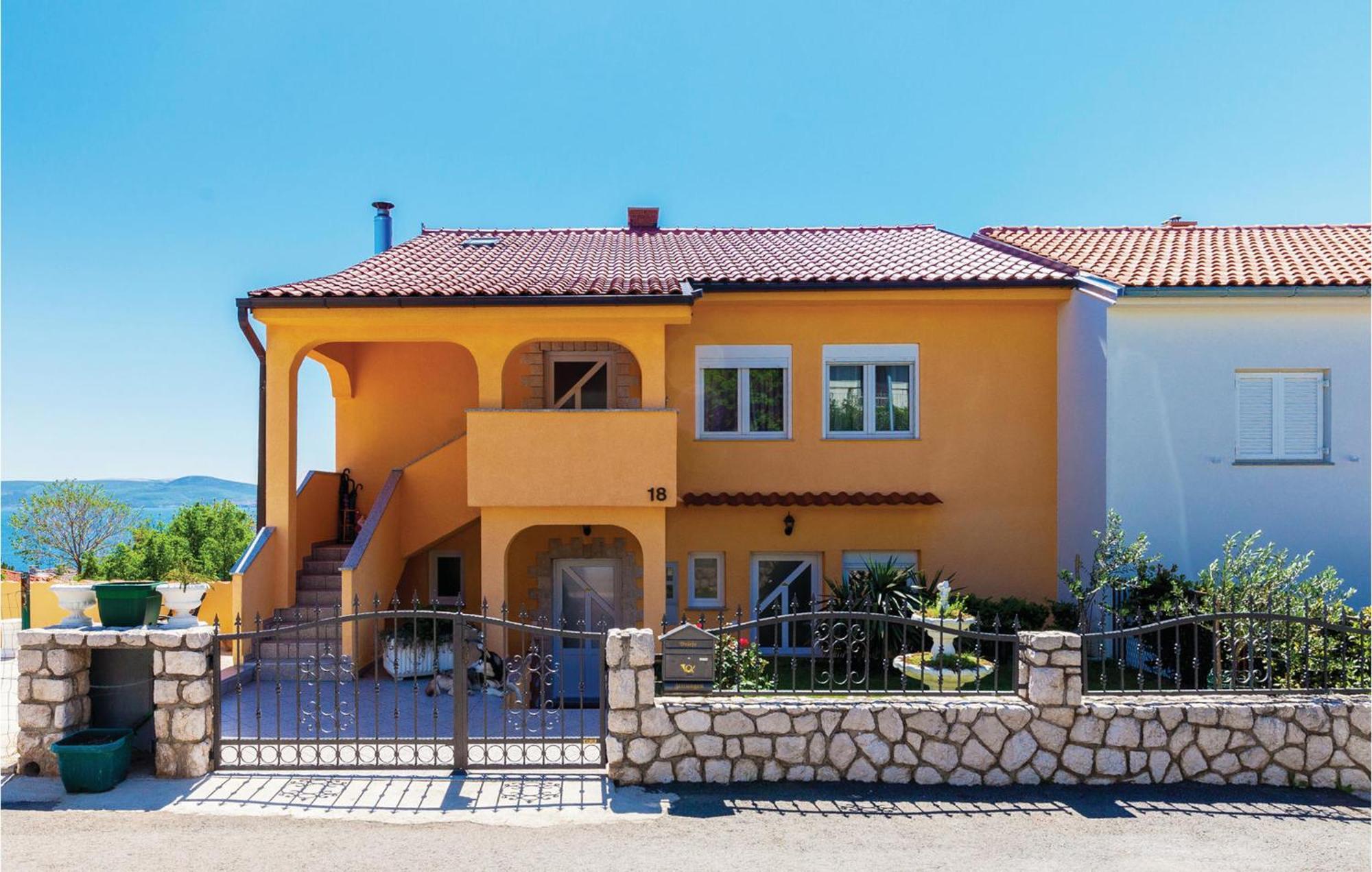 Beautiful Apartment In Crikvenica With Kitchen Exterior foto